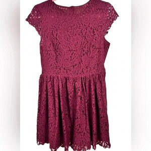 H&M jewel tone burgundy lace mini dress, S, cap sleeves flared Cocktail Evening